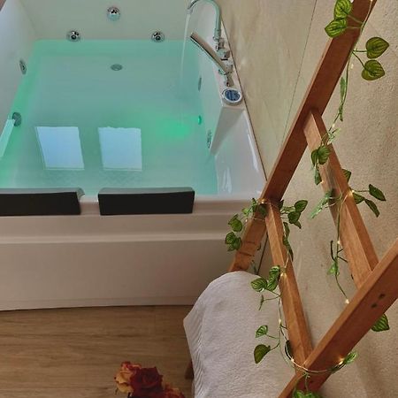 レッチェ Casa Alera Con Idromassaggioヴィラ エクステリア 写真